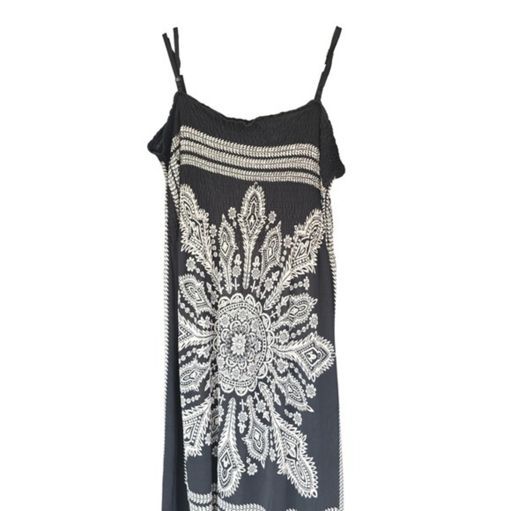 Shoreline Maxi‎ Dress Black White Mandala Print Smocked Bodice Straps 1x